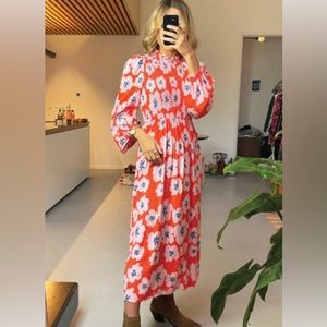 Never Fully Dressed - Swedish Dress - Size 6